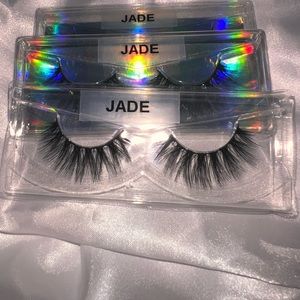 Hello ladies and gents I have these 3D lashes